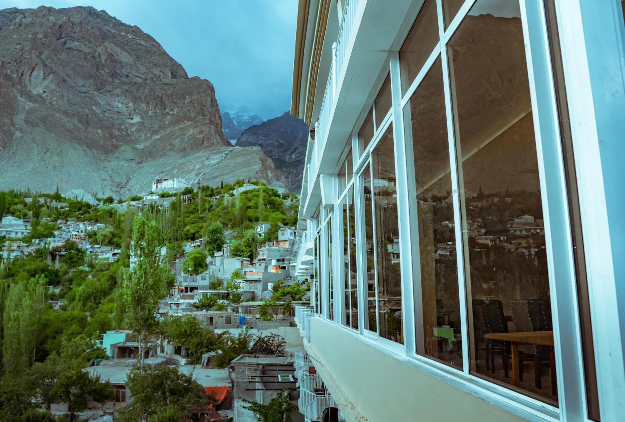 Hilltop Hotel, Hunza Karimabad (Hunza) Exterior foto